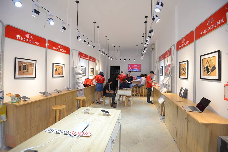 THIẾT KẾ THI CÔNG BIỂN HIỆU VÀ NỘI THẤT SHOP PHỤ KIỆN ĐẸP TẠI HẢI PHÒNG