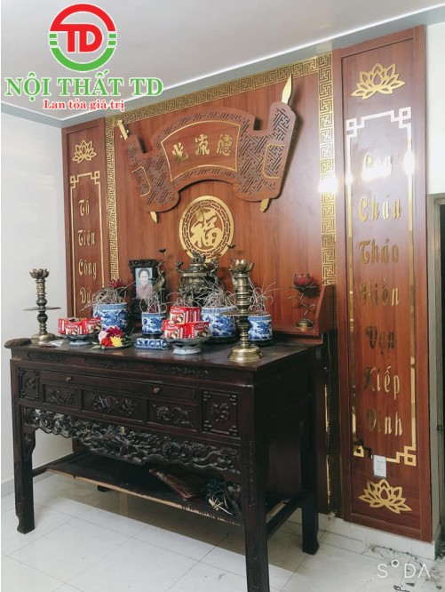 Hoàn thiện thi công vách ngăn phòng thờ + câu đối anh Lam trưởng tộc họ Nguyễn - Hải Phòng 