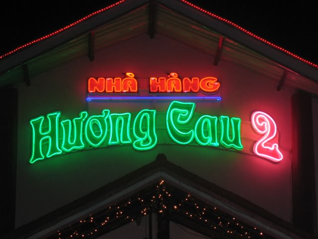 Làm biển hiệu nhà hàng chuyên nghiệp tại Hải Phòng