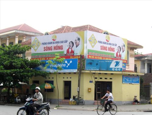 Thi công biển hãng tại Quảng Ninh