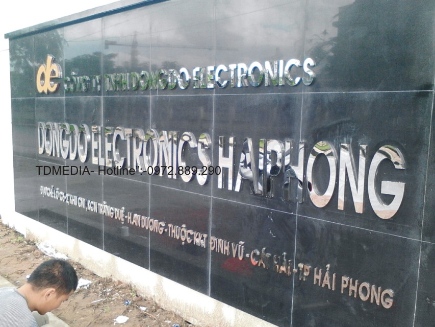 Thi công biển chữ nổi INOX trắng gương gắn đá tại Hải Phòng