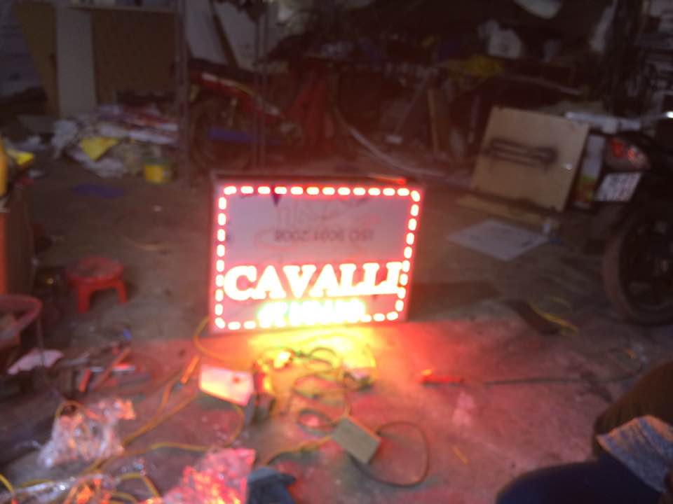 Làm biển quảng cáo led shop thời trang AVALLI Tại Hải Phòng