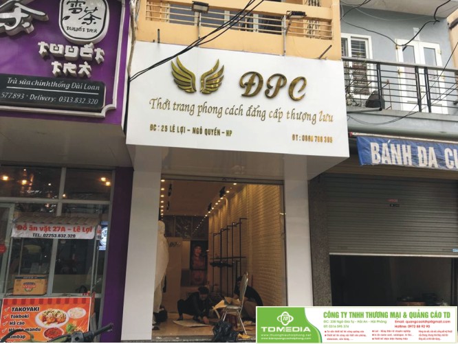Thi công hoàn thiện biển hiệu và quầy kệ shop thời trang 25 Lê Lợi - Hải Phòng