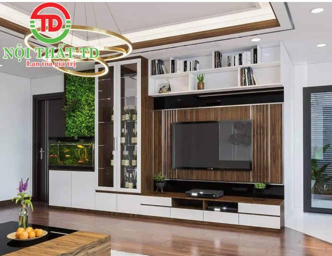Kệ tivi kết hợp bể cá và tủ rượu đem đến cho không gian sự hài hoà và tinh tế